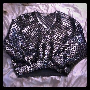 Very cool  Vintage Sequined 3/4 sleeve top 🙌🏽🖤